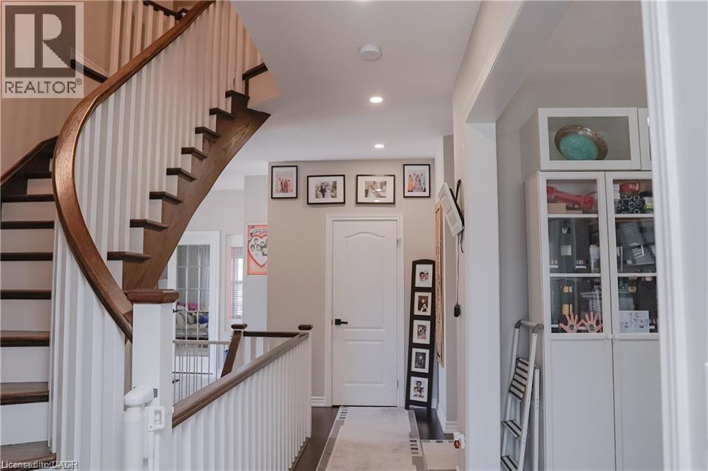 11 Aitken Court, Fergus, Ontario  N1M 0C8 - Photo 8 - 40779981