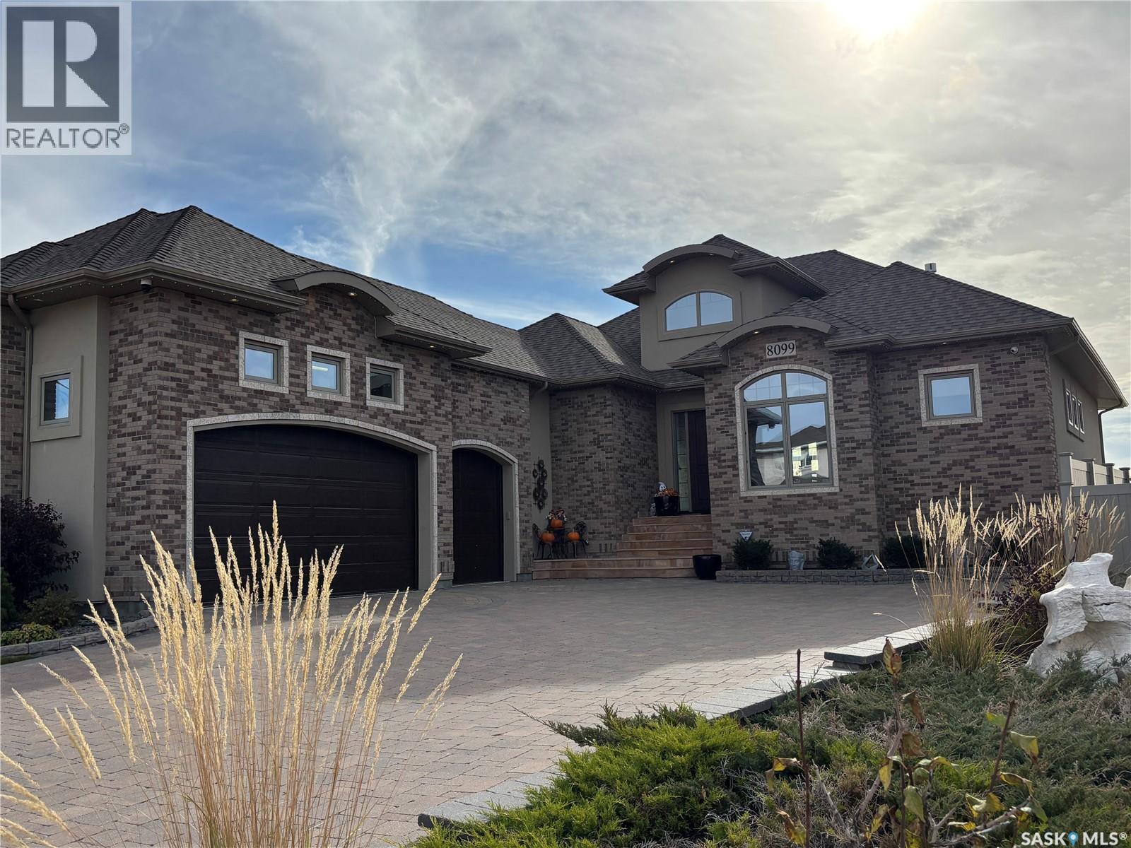 8099 Wascana Gardens CRESCENT, Regina, Saskatchewan