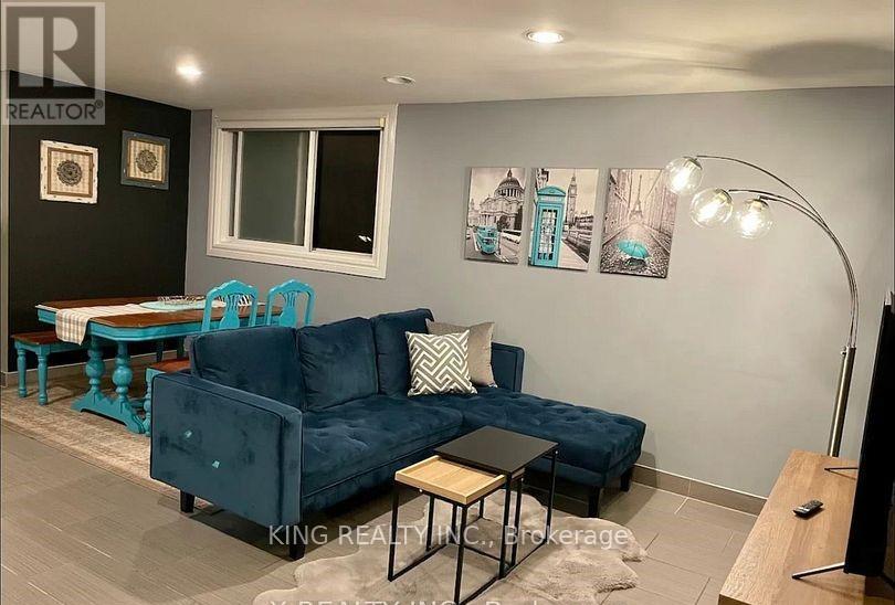 4729 Queen Street, Niagara Falls, Ontario  L2E 2M1 - Photo 3 - X12530584