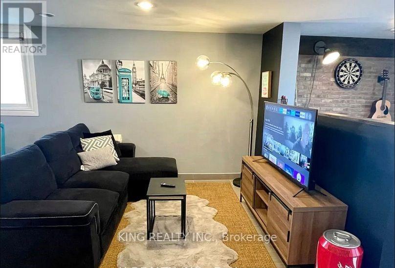 4729 Queen Street, Niagara Falls, Ontario  L2E 2M1 - Photo 5 - X12530584