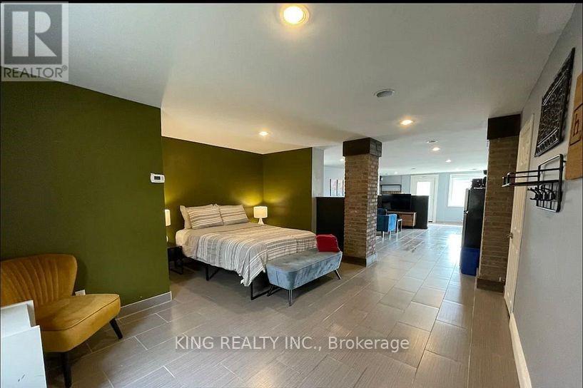 4729 Queen Street, Niagara Falls, Ontario  L2E 2M1 - Photo 7 - X12530584