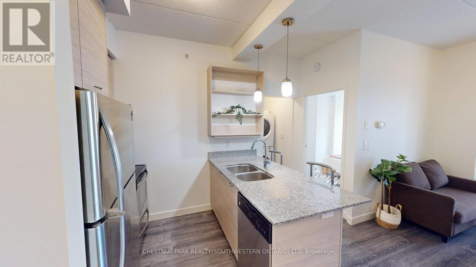 Property at 1003 - 318 SPRUCE STREET image 2