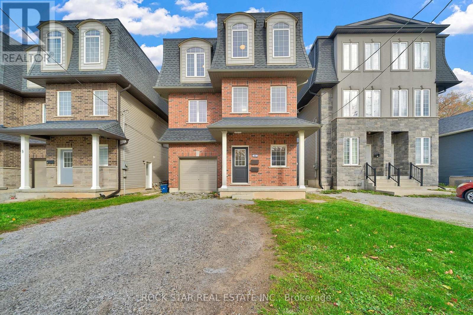 UPPER - 11 CHESTNUT STREET E, St. Catharines, Ontario