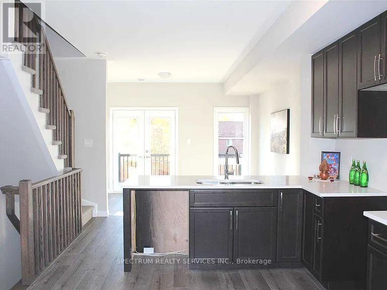 50 - 720 Grey Street, Brantford, Ontario  N3S 0K2 - Photo 2 - X12530756