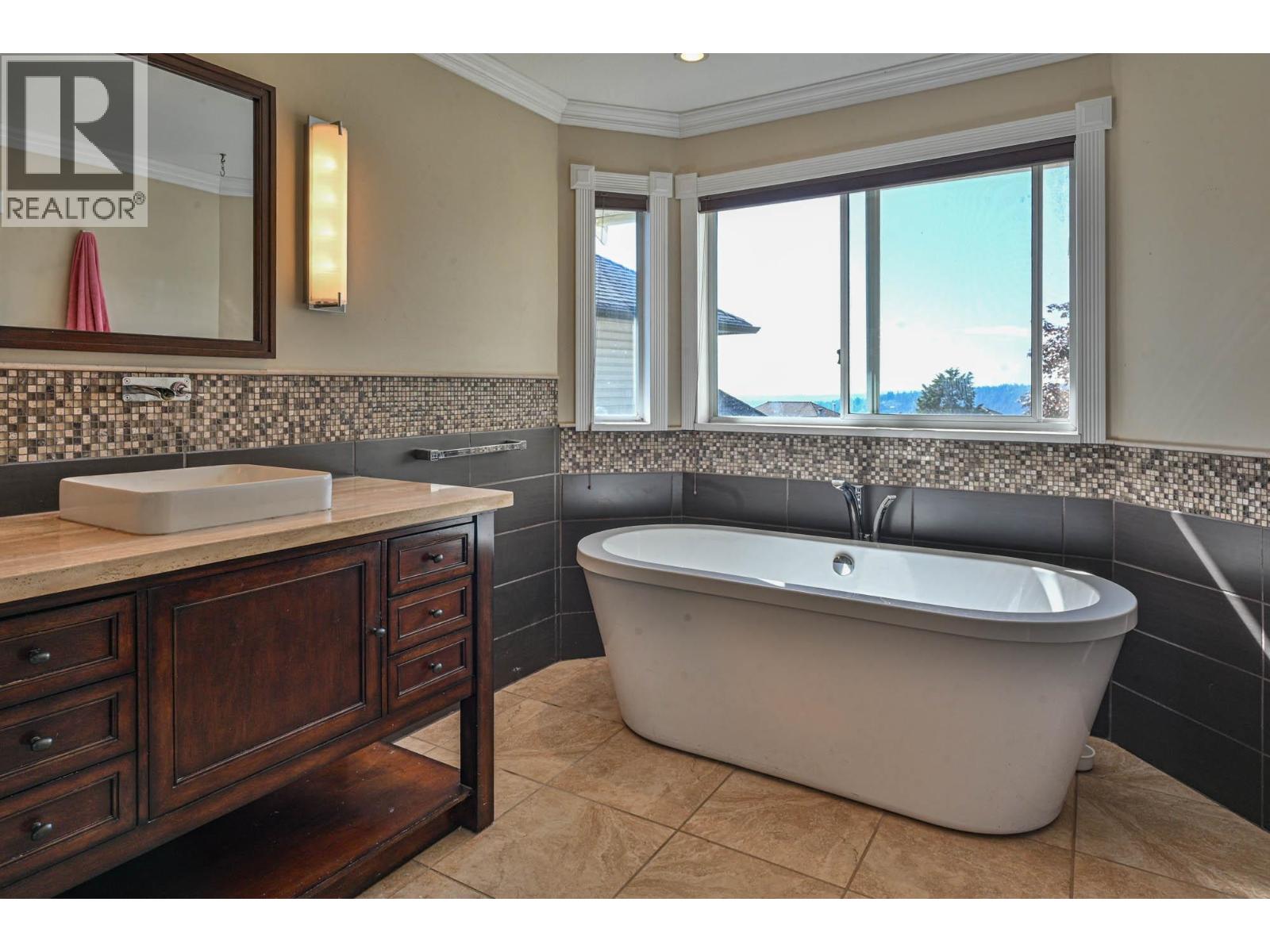 1422 Magnolia Place, Coquitlam, British Columbia  V3H 4S8 - Photo 17 - R3066080