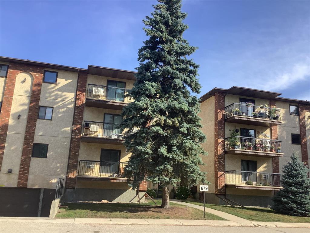 305 679 St Anne's Road, Winnipeg, Manitoba