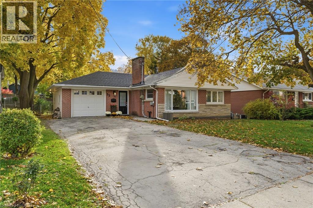 53 Livingston Avenue, Grimsby, Ontario  L3M 1L3 - Photo 1 - 40787205