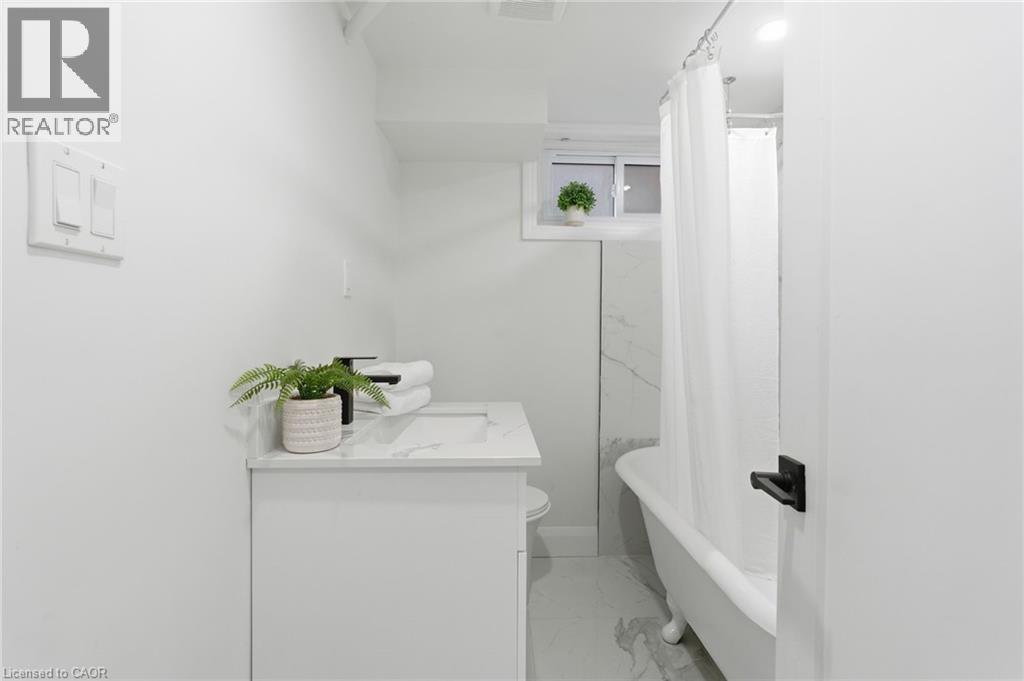 53 Livingston Avenue, Grimsby, Ontario  L3M 1L3 - Photo 40 - 40787205