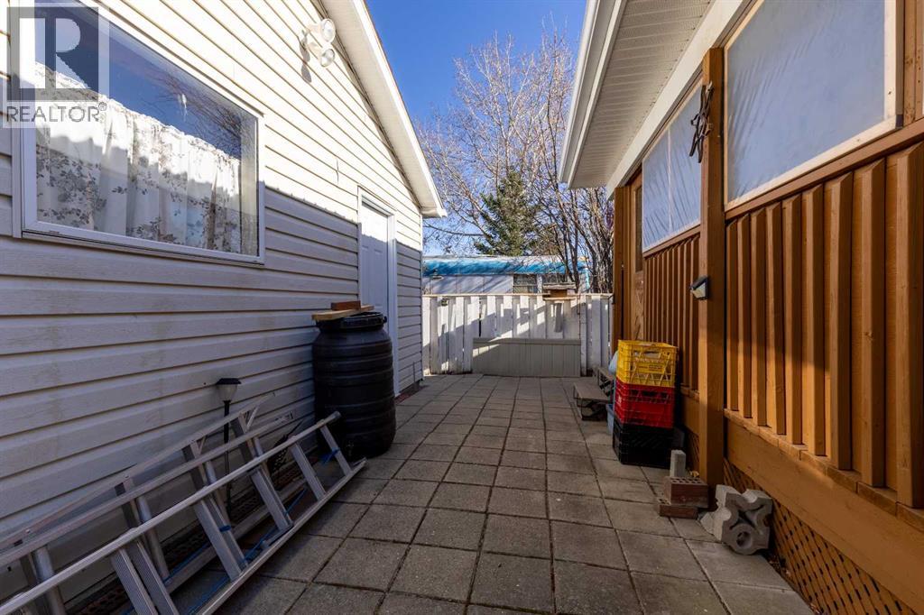 130 45 Avenue W, Claresholm, Alberta  T0L 0T0 - Photo 34 - A2267655