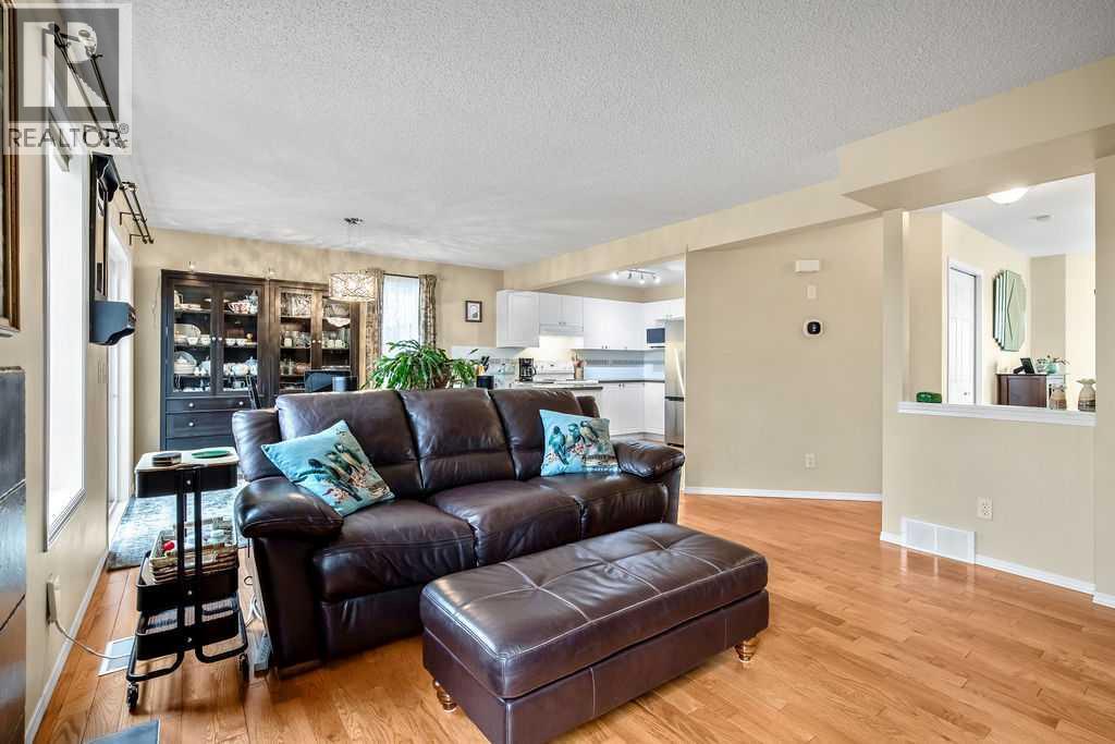 85 Bridleridge Road Sw, Calgary, Alberta  T2Y 4E1 - Photo 5 - A2267411