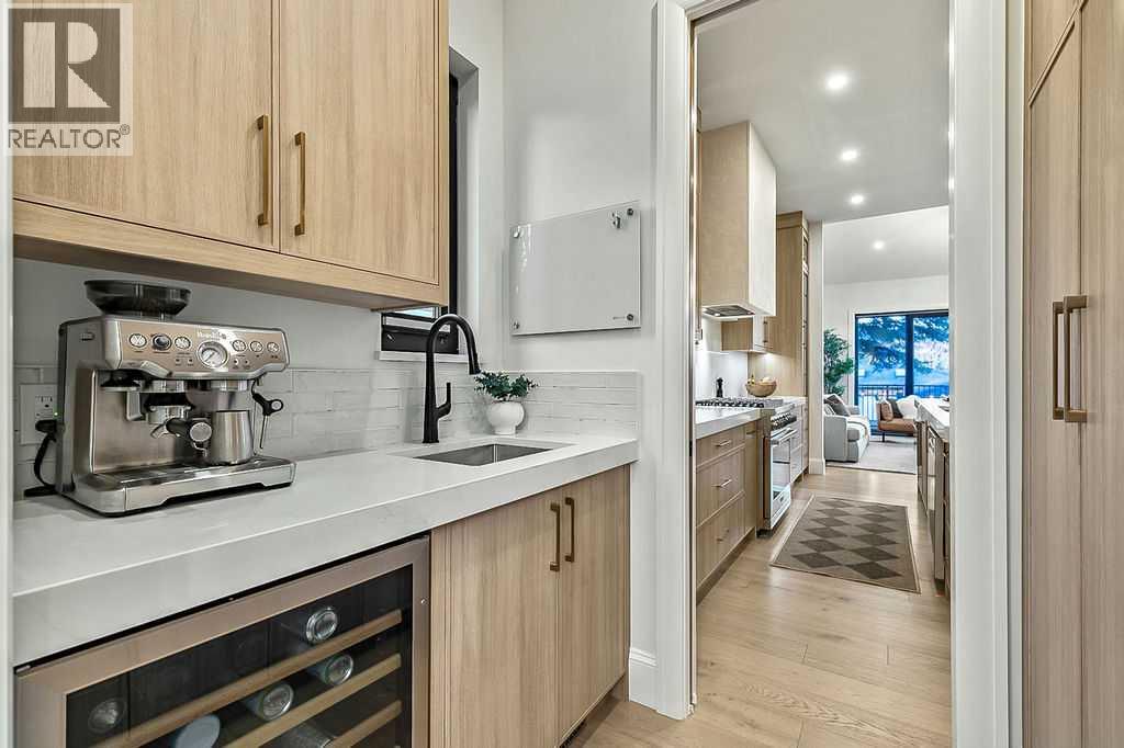 56 Lissington Drive Sw, Calgary, Alberta  T3E 5E3 - Photo 8 - A2268859