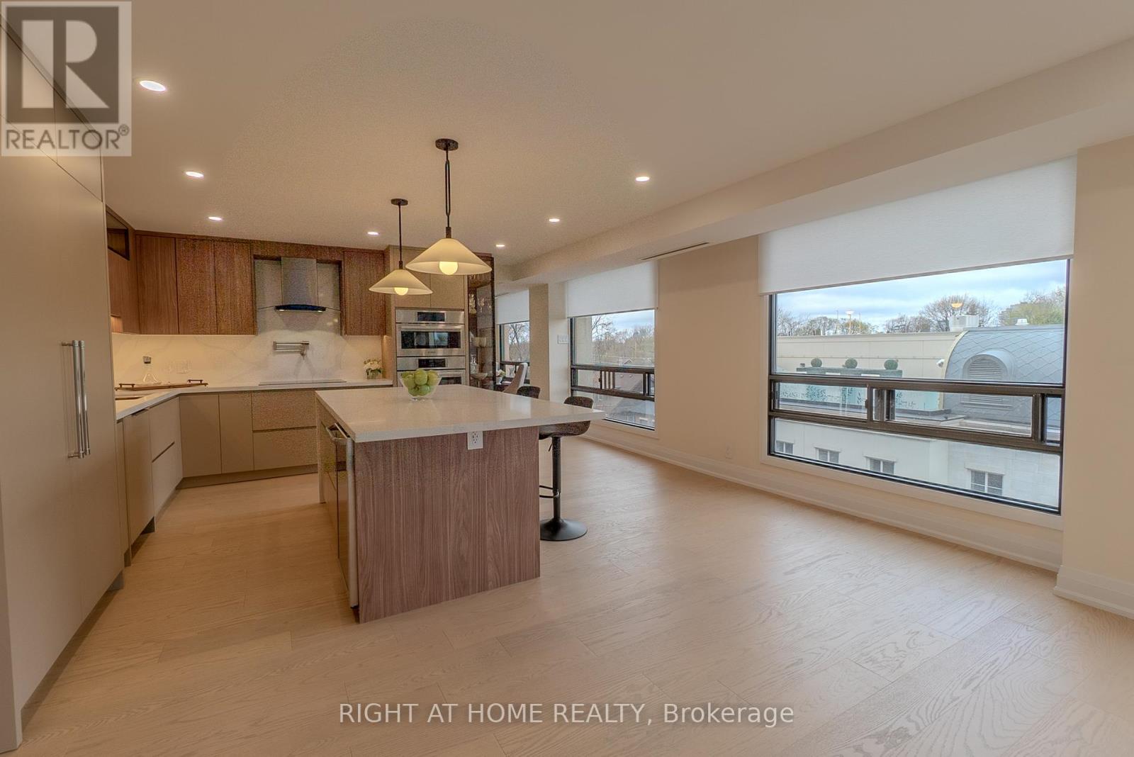 608 - 447 Walmer Road, Toronto, Ontario  M5P 2X9 - Photo 2 - C12530846