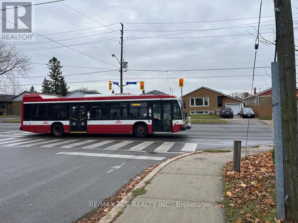 Main - 4 Jeanette Street, Toronto, Ontario  M1M 3G1 - Photo 12 - E12530794