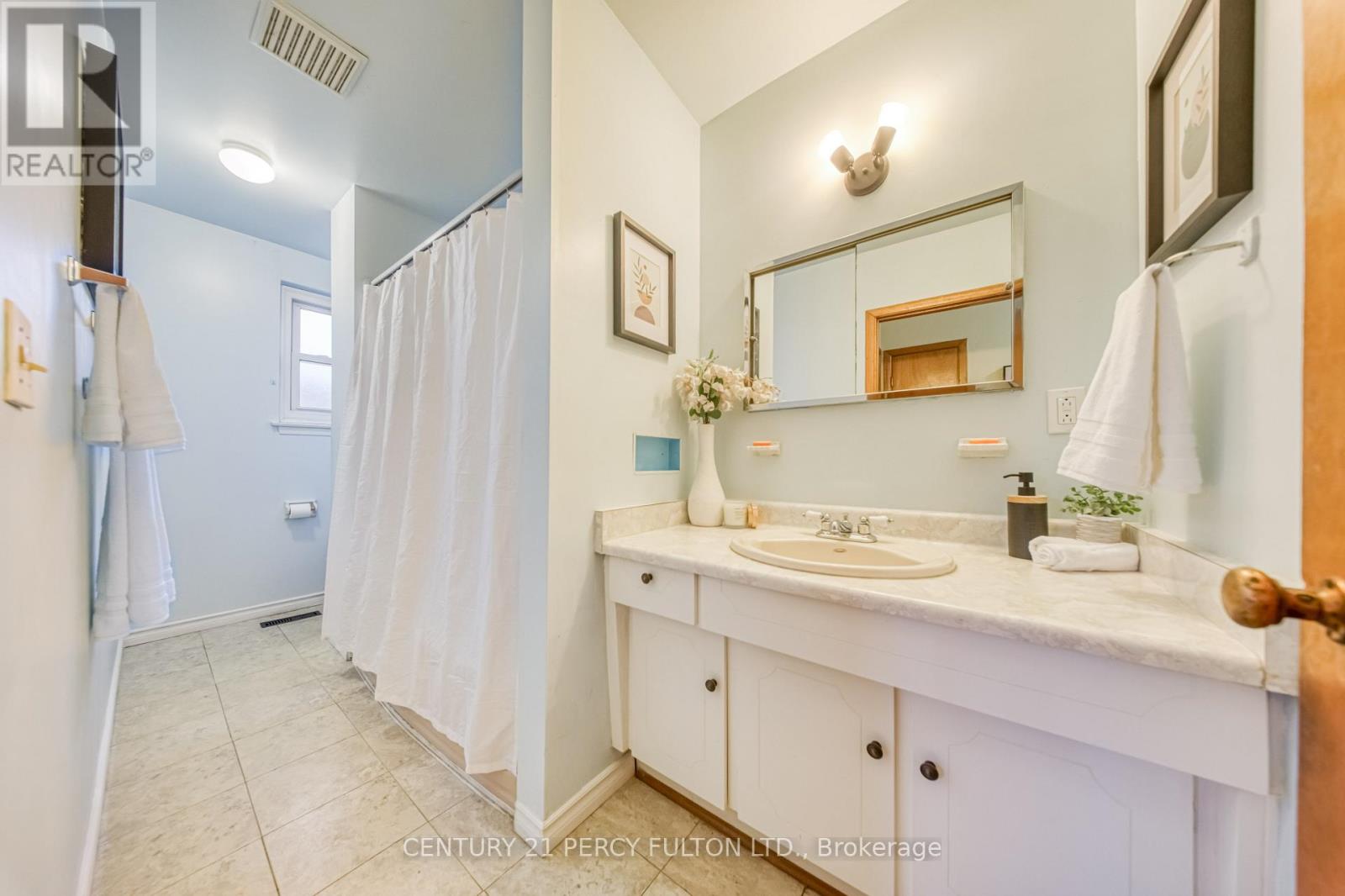 43 Taylor Road, Ajax, Ontario  L1S 2X5 - Photo 24 - E12530816