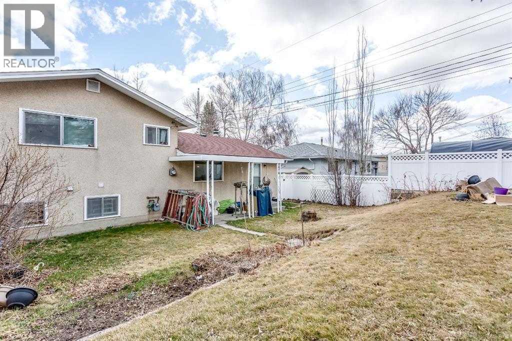 7803 Hunterslea Crescent Nw, Calgary, Alberta  T2K 4M3 - Photo 16 - A2267488