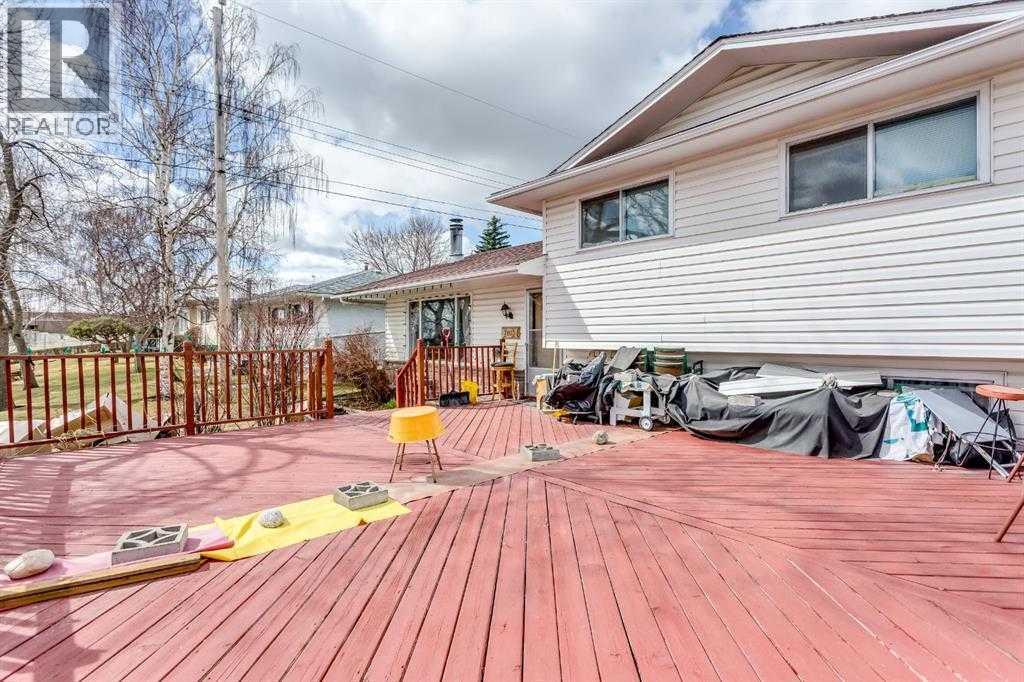 7803 Hunterslea Crescent Nw, Calgary, Alberta  T2K 4M3 - Photo 12 - A2267488