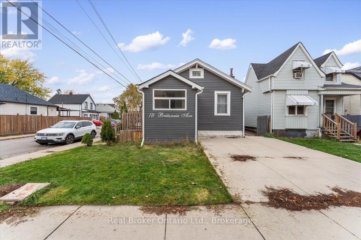 171 Britannia Avenue, Hamilton, Ontario  L8H 1X6 - Photo 2 - X12530936