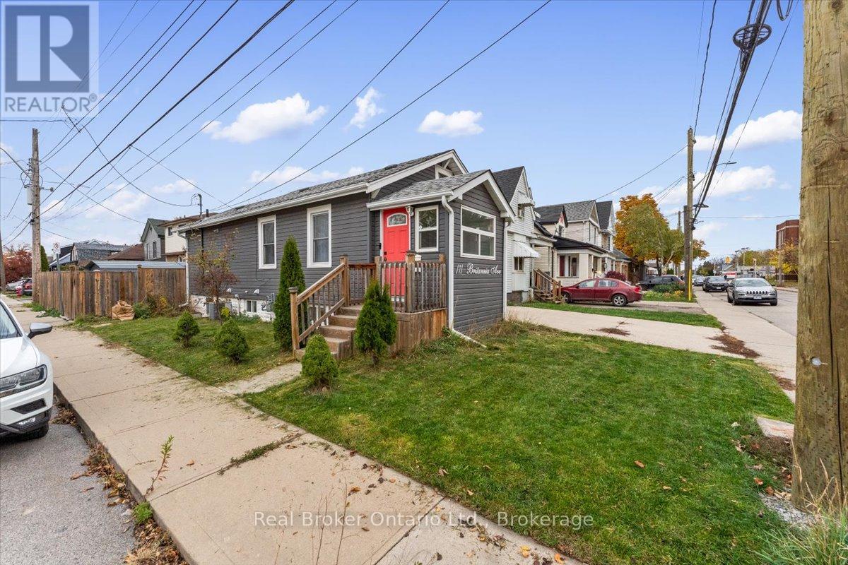 171 Britannia Avenue, Hamilton, Ontario  L8H 1X6 - Photo 3 - X12530936