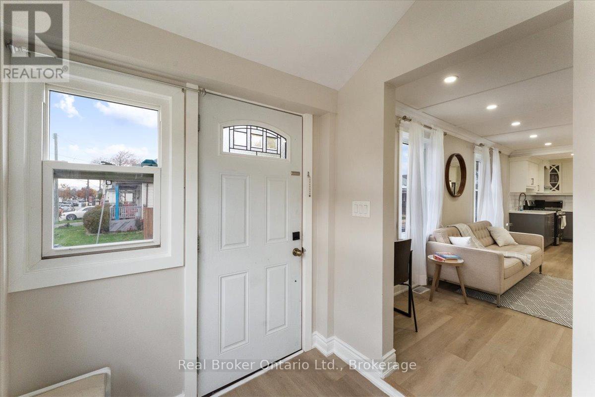 171 Britannia Avenue, Hamilton, Ontario  L8H 1X6 - Photo 5 - X12530936