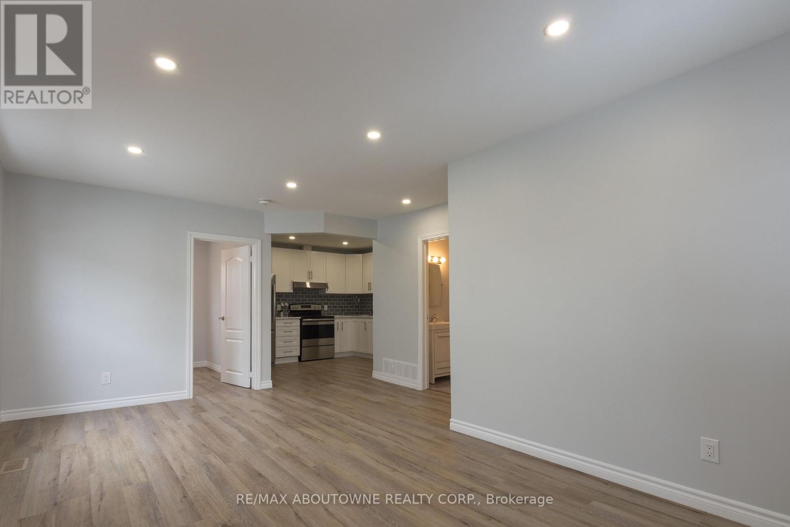 Main - 554 Mary Street, Hamilton, Ontario  L8L 4X7 - Photo 6 - X12530790