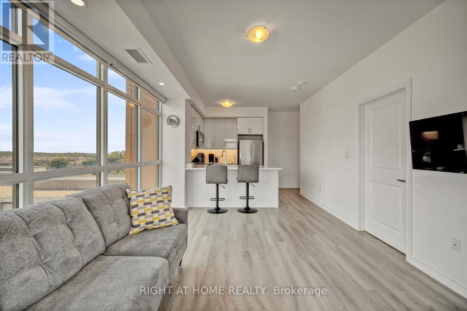 705 - 450 Dundas Street E, Hamilton, Ontario  L8B 1Z2 - Photo 2 - X12530826