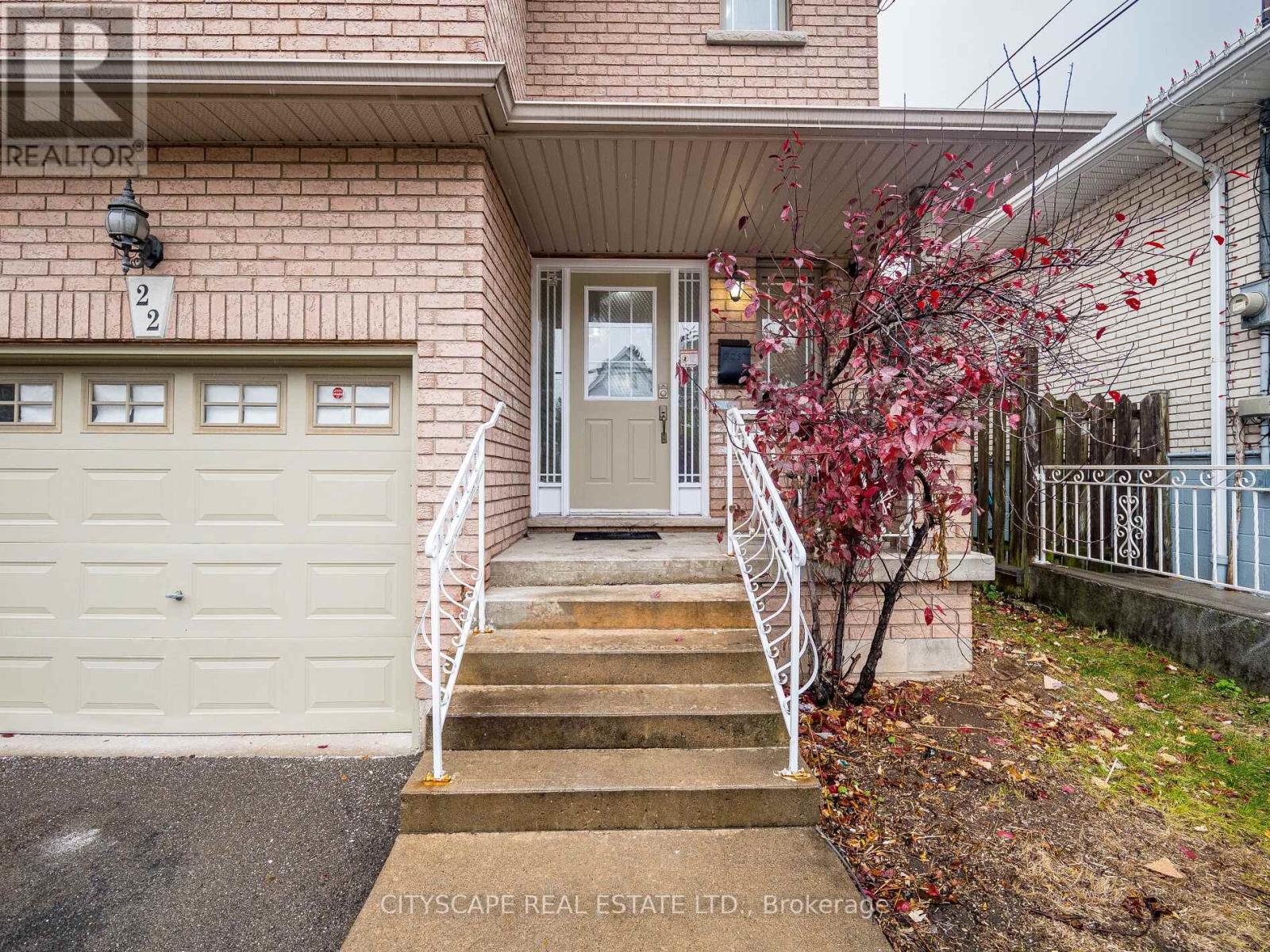 22 Jones Street, Hamilton, Ontario  L8R 1X8 - Photo 2 - X12530834