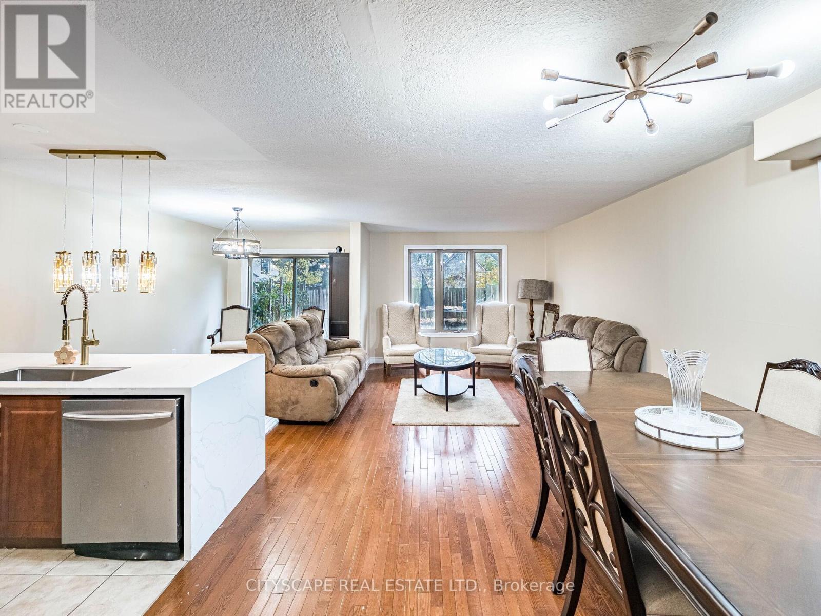 22 Jones Street, Hamilton, Ontario  L8R 1X8 - Photo 8 - X12530834