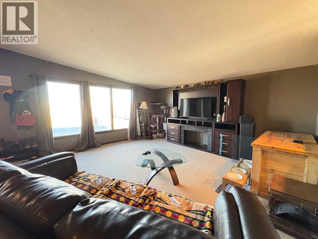 5639 48 Avenue A,b Crescent, Ponoka, Alberta  T4J 1K2 - Photo 8 - A2268983