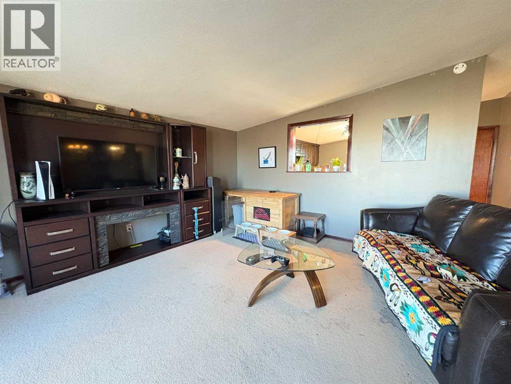 5639 48 Avenue A,b Crescent, Ponoka, Alberta  T4J 1K2 - Photo 9 - A2268983