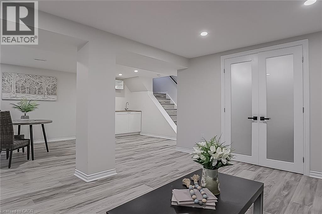 260 Foxbar Road, Burlington, Ontario  L7L 3A3 - Photo 25 - 40786908