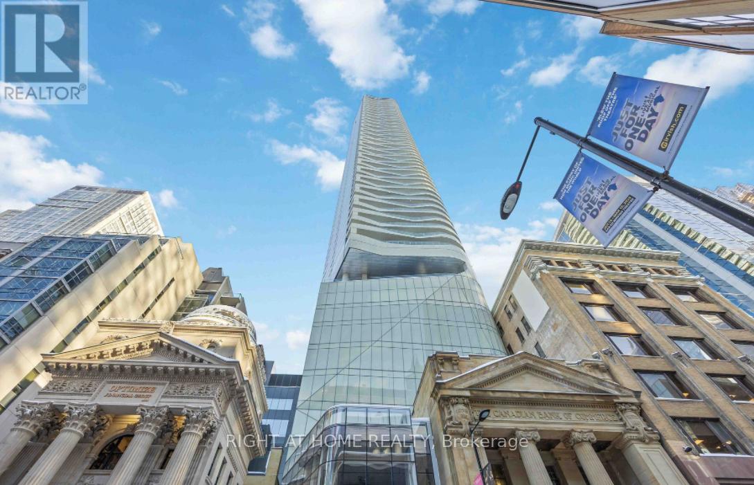 197 YONGE STREET, Toronto, Ontario