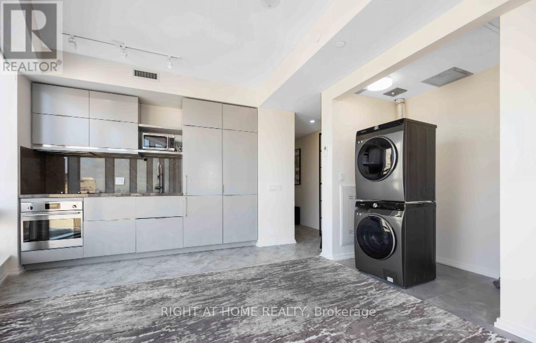 197 Yonge Street, Toronto, Ontario  M5B 1M4 - Photo 15 - C12530902