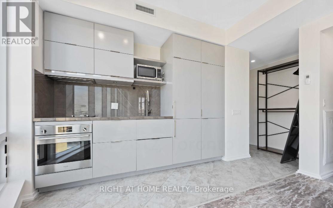 197 Yonge Street, Toronto, Ontario  M5B 1M4 - Photo 17 - C12530902