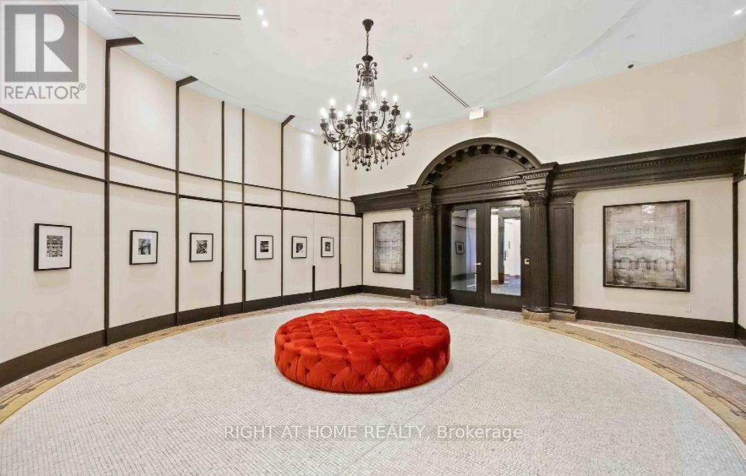 197 Yonge Street, Toronto, Ontario  M5B 1M4 - Photo 5 - C12530902