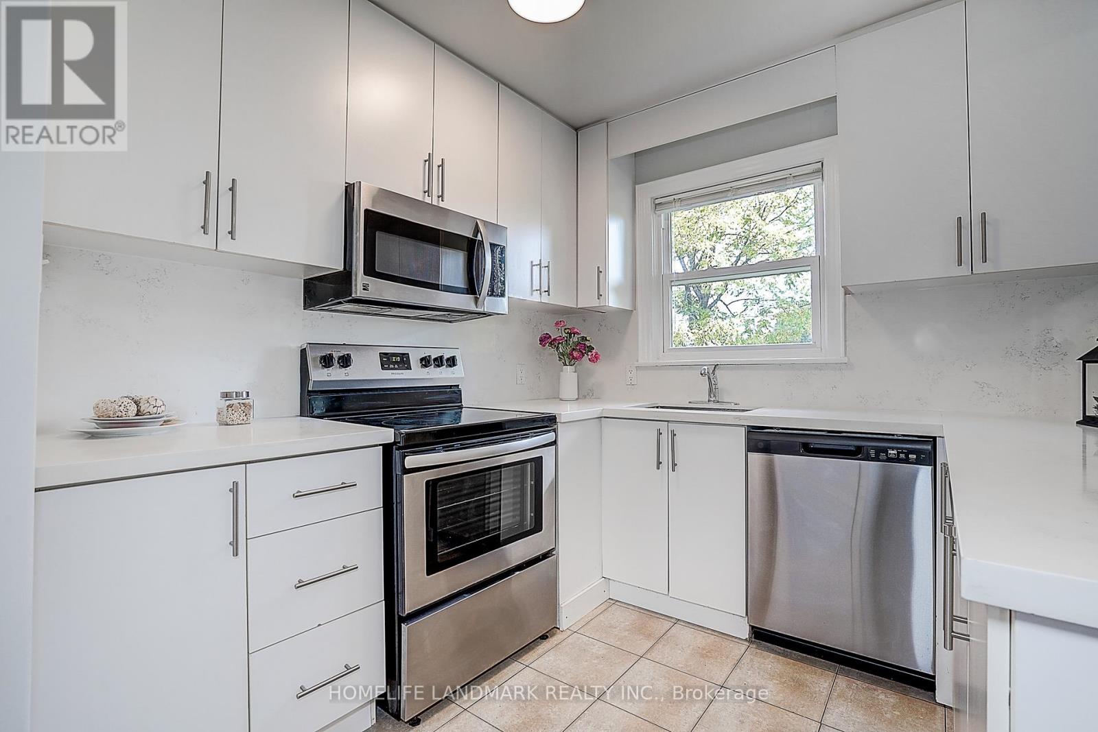 181 Searle Avenue, Toronto, Ontario  M3H 4B5 - Photo 15 - C12530908