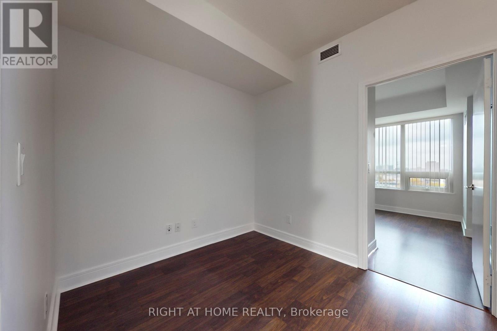 813 - 35 Brian Peck Crescent, Toronto, Ontario  M4G 0A5 - Photo 35 - C12530932