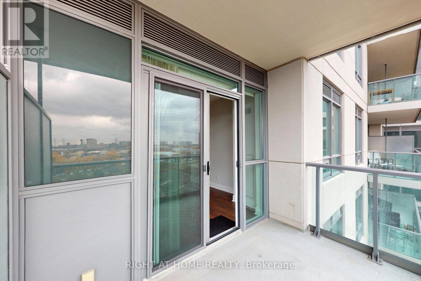 813 - 35 Brian Peck Crescent, Toronto, Ontario  M4G 0A5 - Photo 46 - C12530932