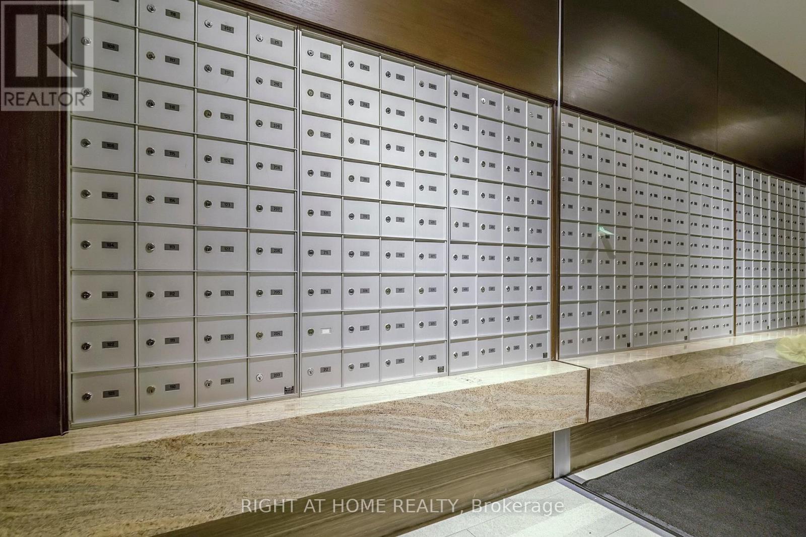 813 - 35 Brian Peck Crescent, Toronto, Ontario  M4G 0A5 - Photo 47 - C12530932