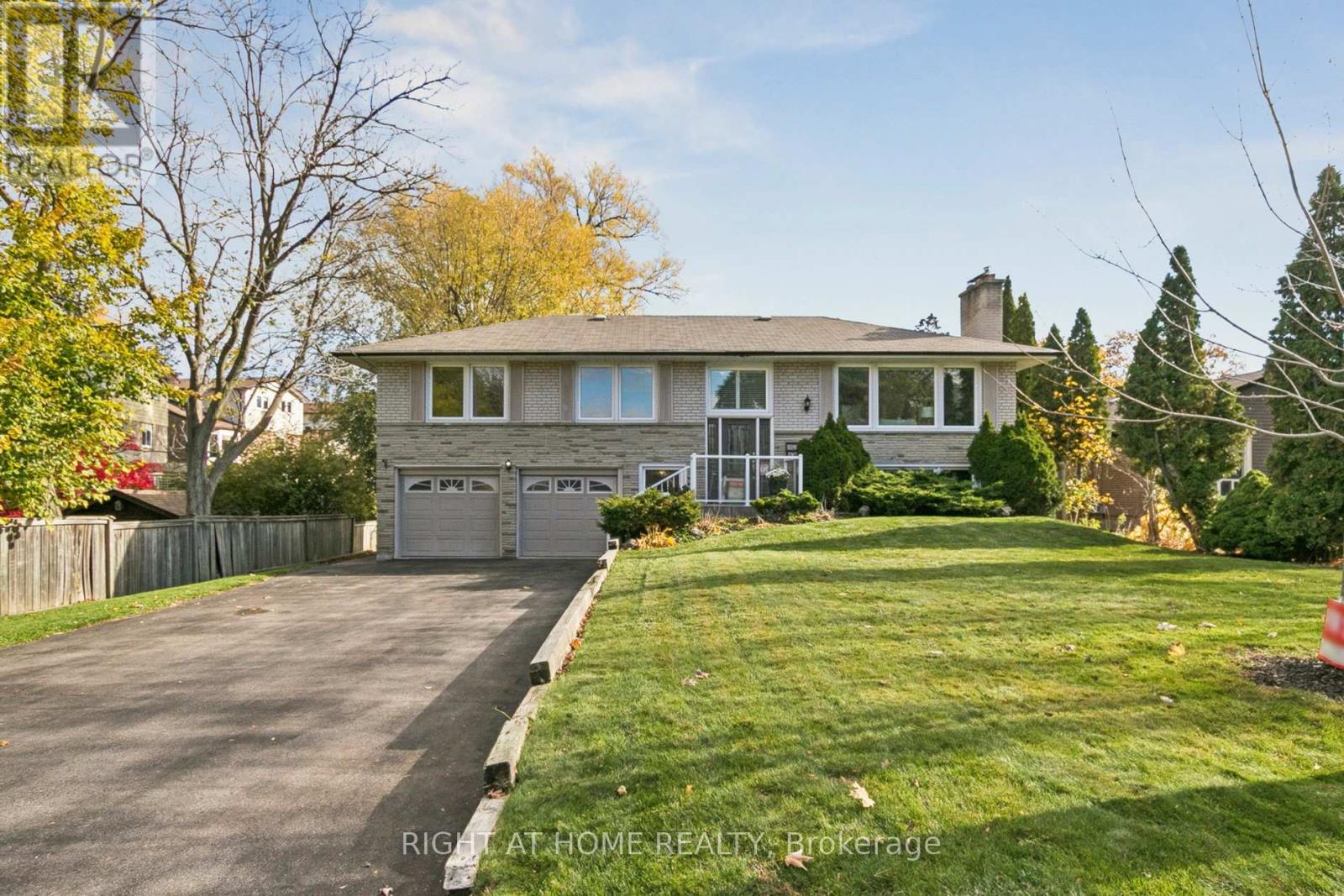 421 EAST AVENUE E, Toronto, Ontario