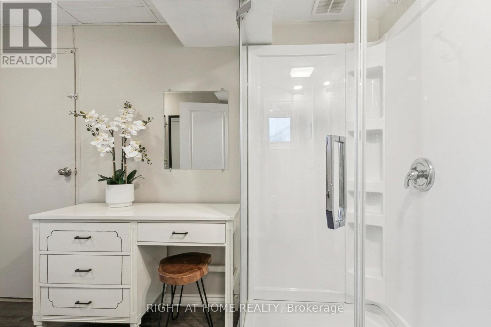 421 East Avenue E, Toronto, Ontario  M1C 2W7 - Photo 17 - E12530898