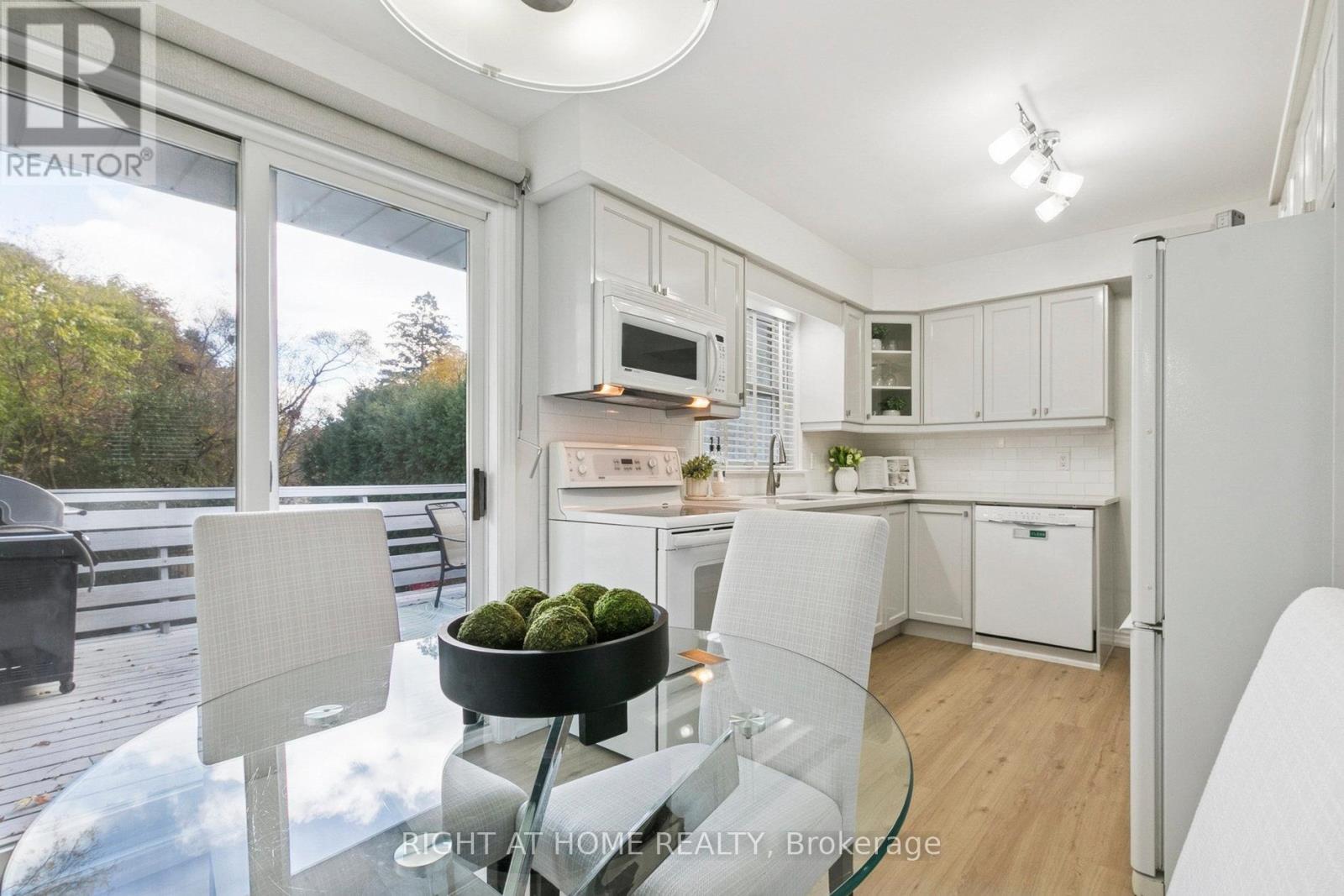 421 East Avenue E, Toronto, Ontario  M1C 2W7 - Photo 8 - E12530898