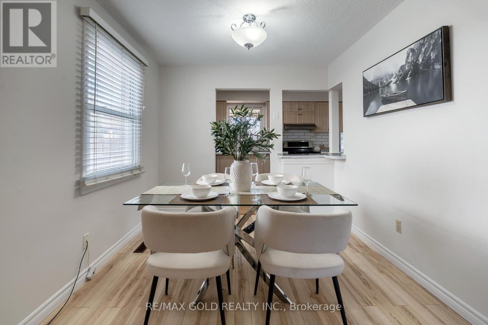 36 Guthrie Crescent, Whitby, Ontario  L1P 1A5 - Photo 7 - E12530964