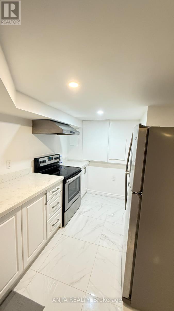 1 Brewsland Crescent, Markham, Ontario  L3T 7H1 - Photo 4 - N12530914