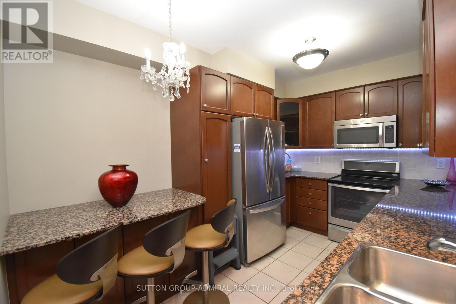 304 - 100 Promenade Circle, Vaughan, Ontario  L4J 7W7 - Photo 8 - N12530970