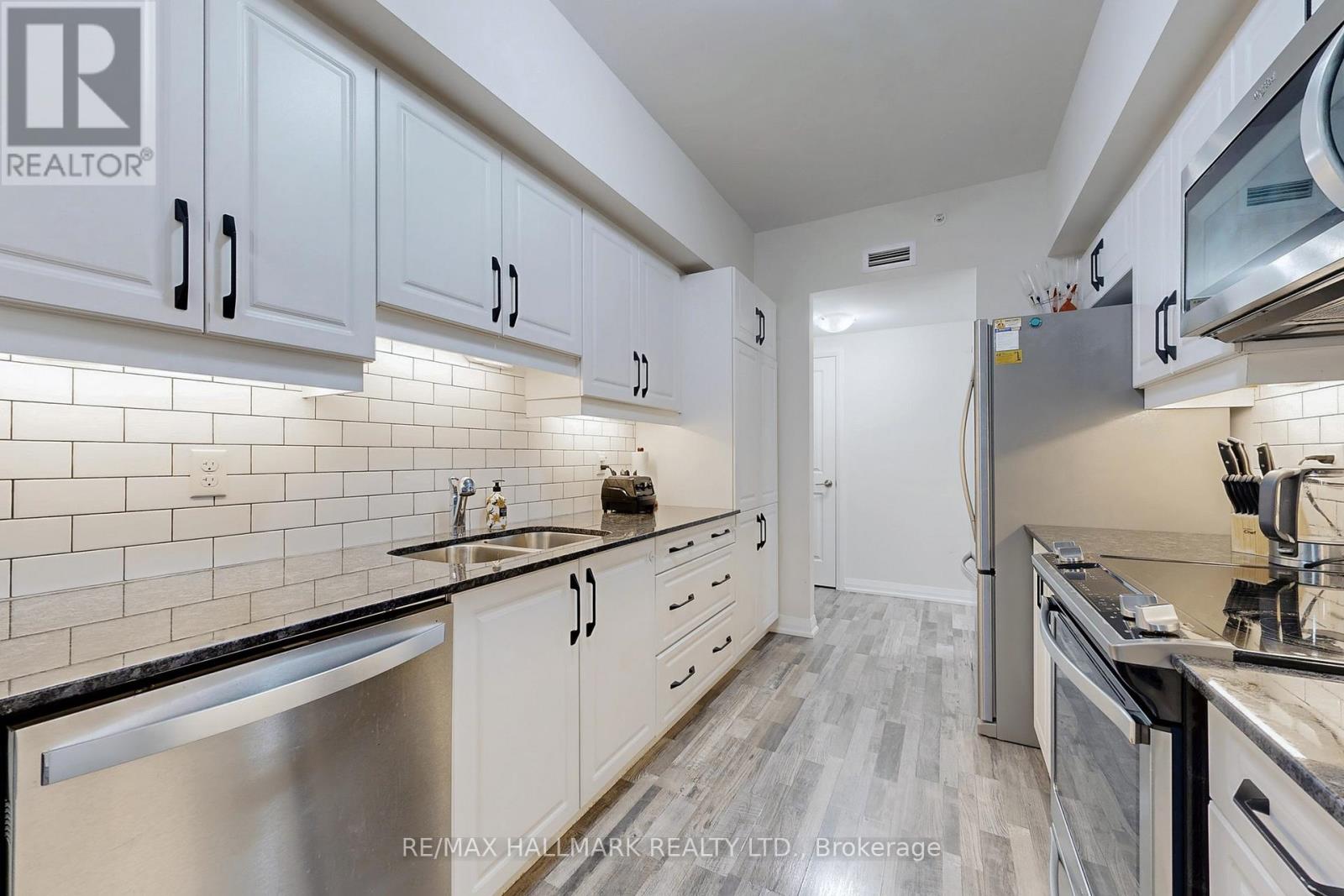 417 - 54 Koda Street, Barrie, Ontario  L9J 0J6 - Photo 14 - S12530874