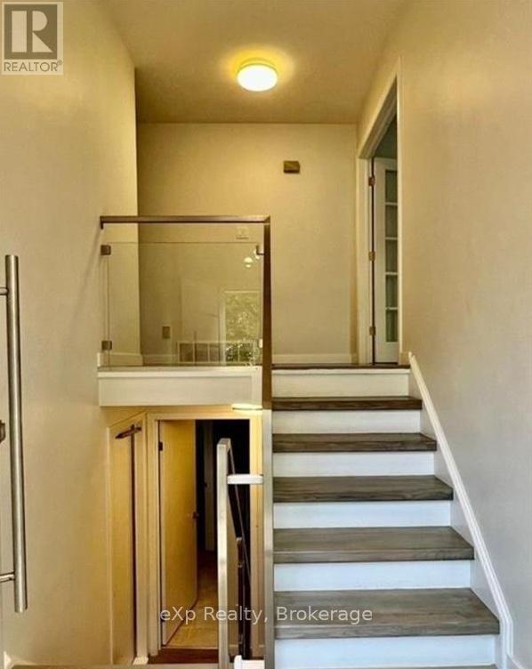 213 Northlake Drive, Waterloo, Ontario  N2V 1A6 - Photo 2 - X12530986