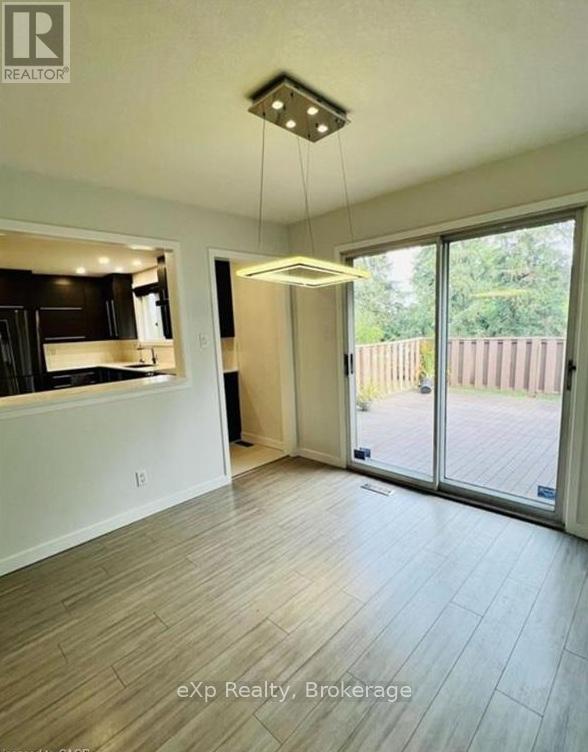 213 Northlake Drive, Waterloo, Ontario  N2V 1A6 - Photo 3 - X12530986