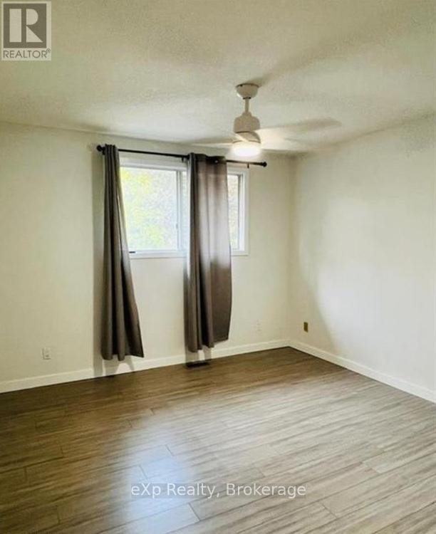 213 Northlake Drive, Waterloo, Ontario  N2V 1A6 - Photo 6 - X12530986