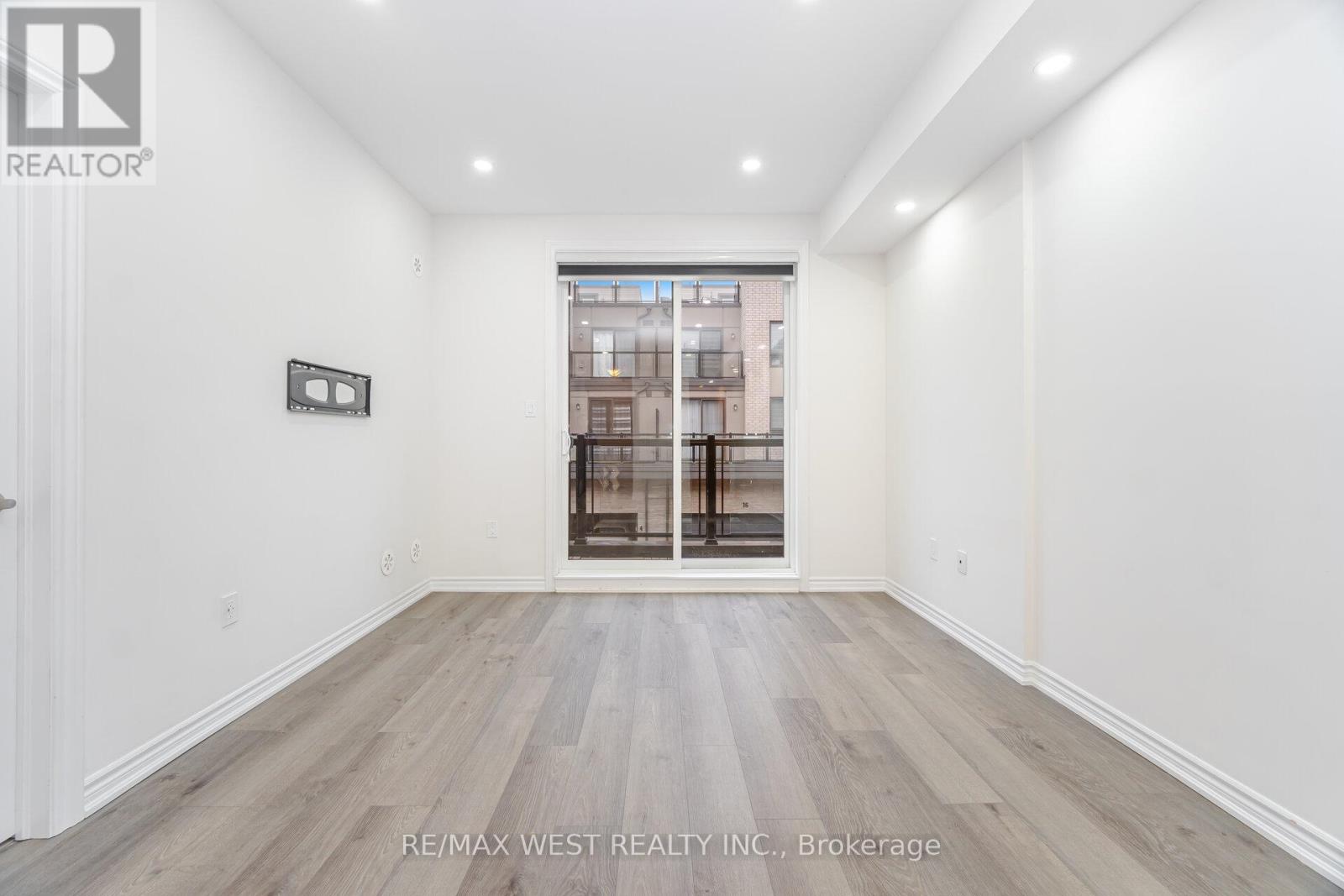 14 - 30 Woodstream Drive, Toronto, Ontario  M9W 0G1 - Photo 11 - W12530856