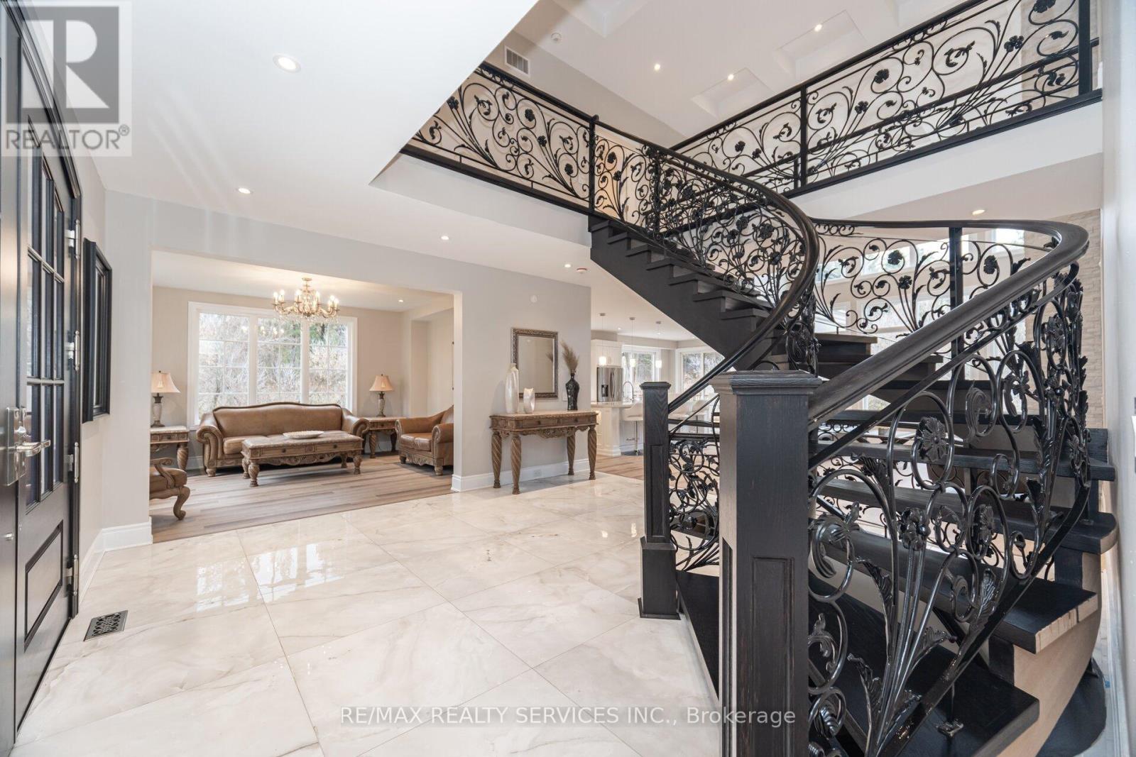 17711 Humber Station Road, Caledon, Ontario  L7E 3A7 - Photo 3 - W12530878